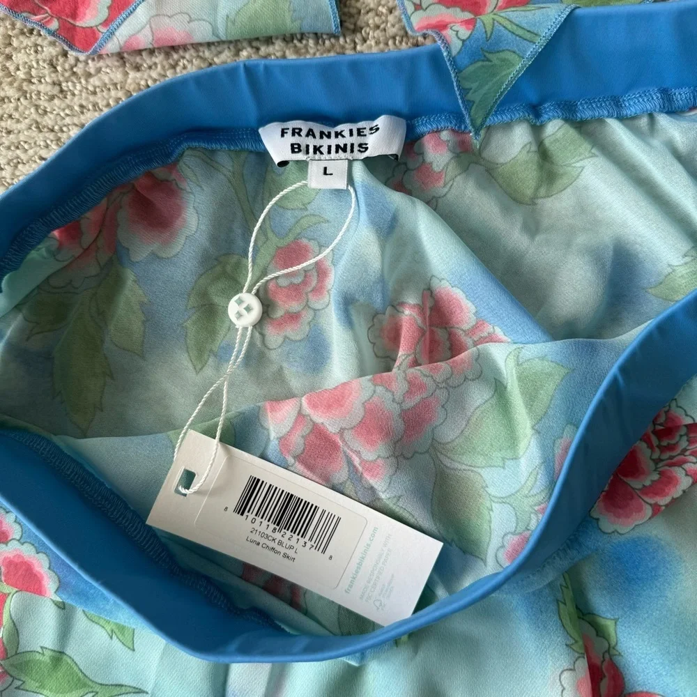 NWT Frankie’s Bikinis Luna Floral Halter Top & Mini Skirt Coverup large